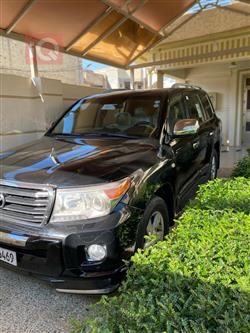 تۆیۆتا لاند کروزەر